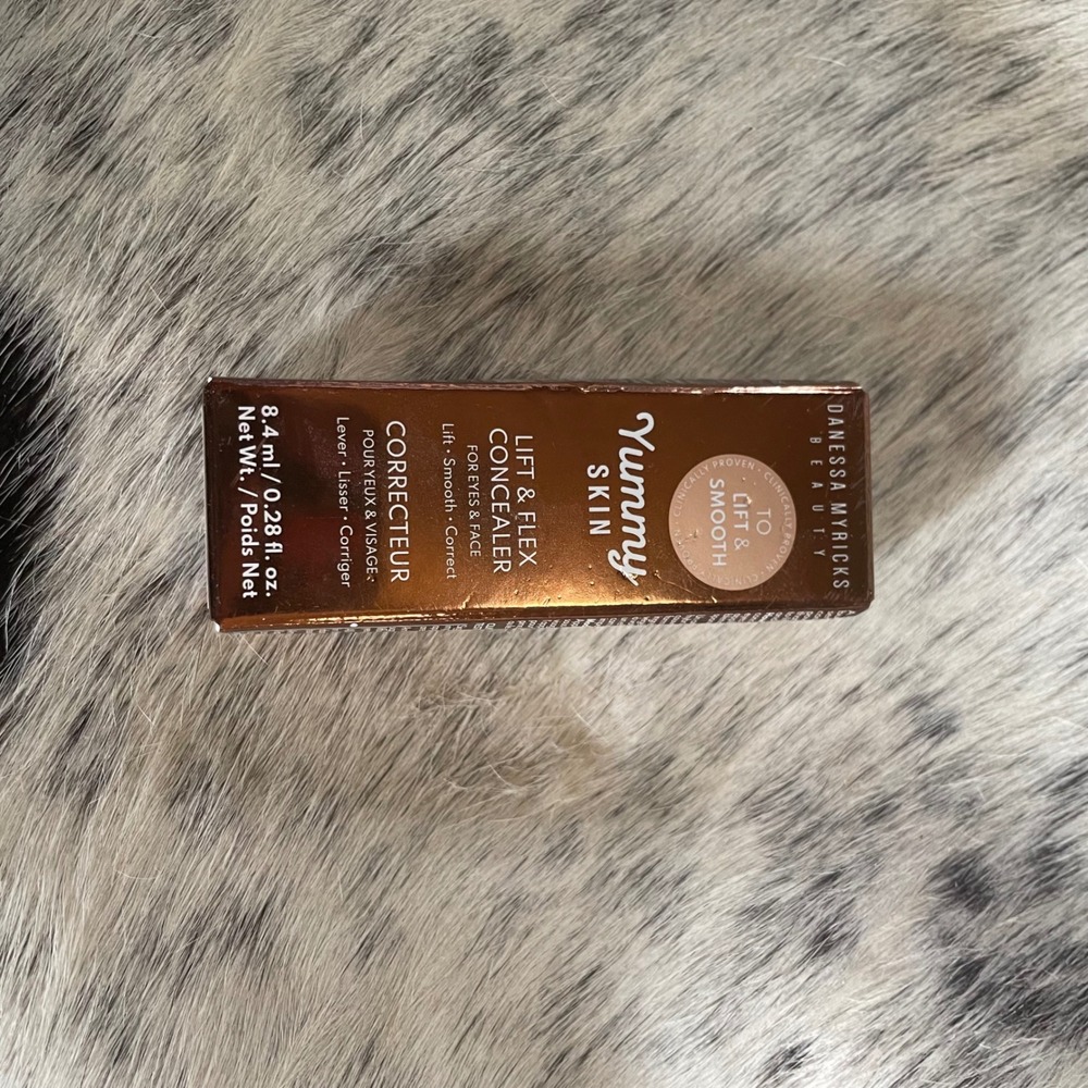 Danessa Myricks Beauty Yummy Skin Lift & Flex Concealer Neutral 4 Corrector‎